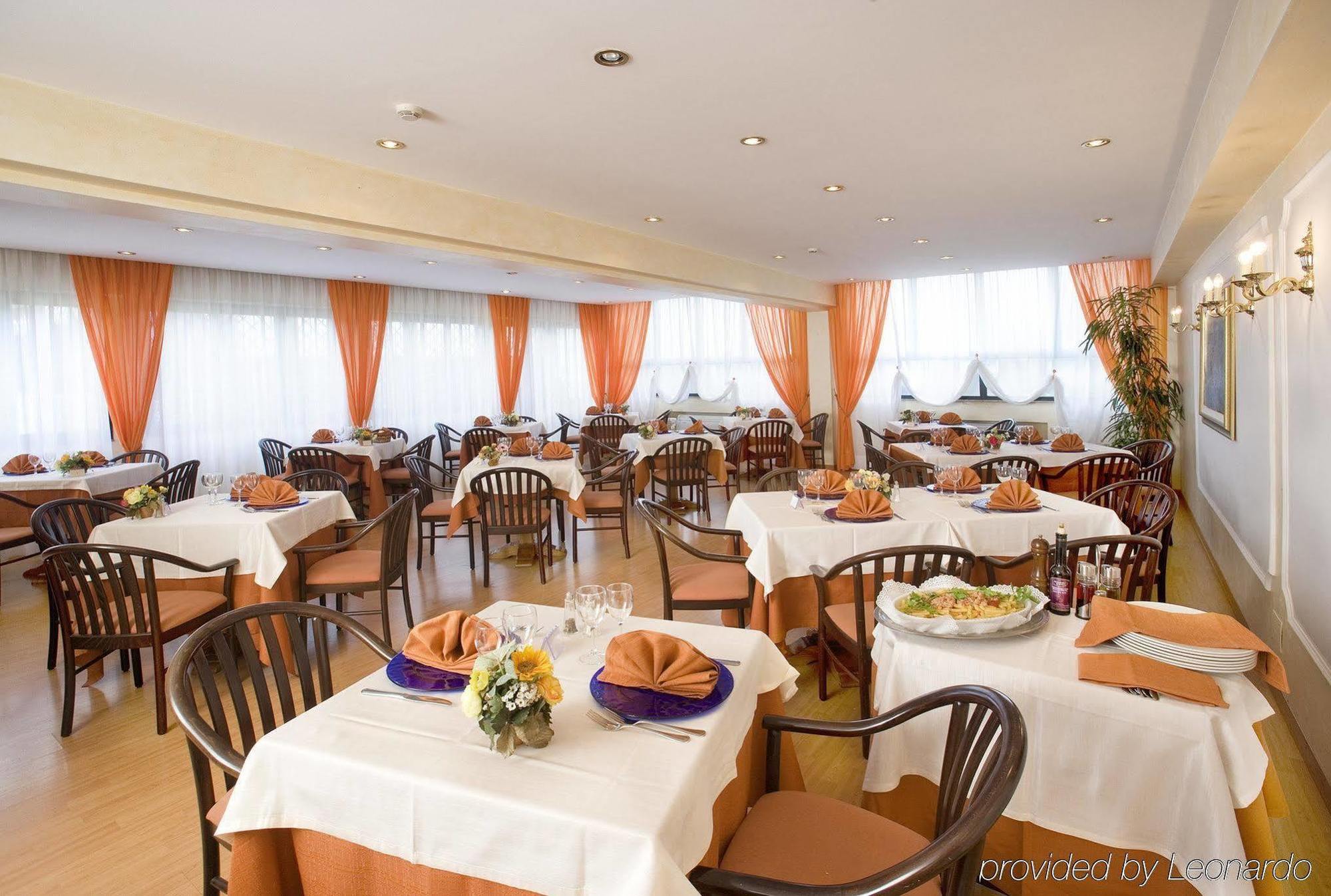 Quality Hotel Rouge Et Noir Roma Restaurant bilde